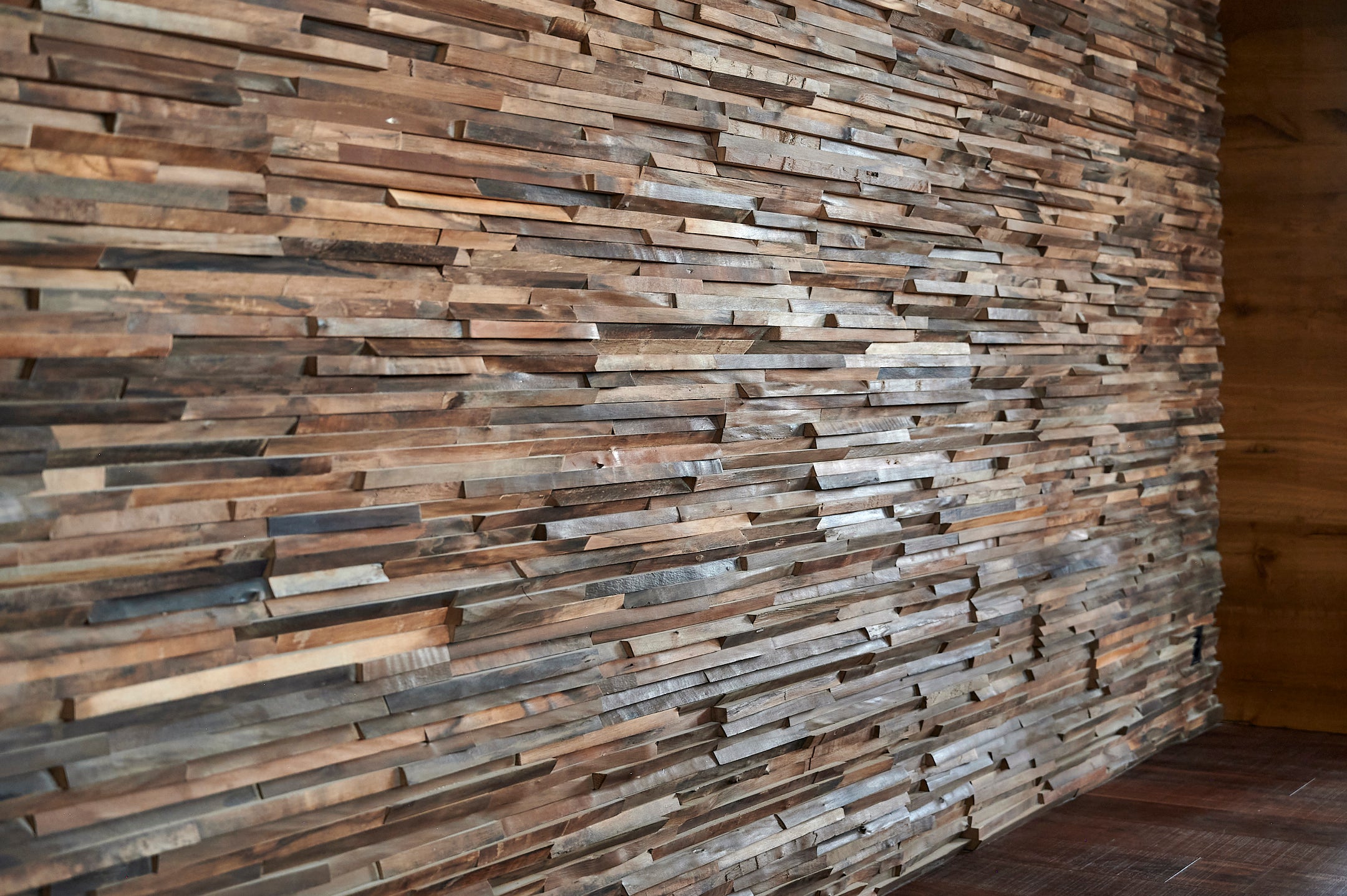 Wandverkleidung Nussbaum Unikat Waldkante