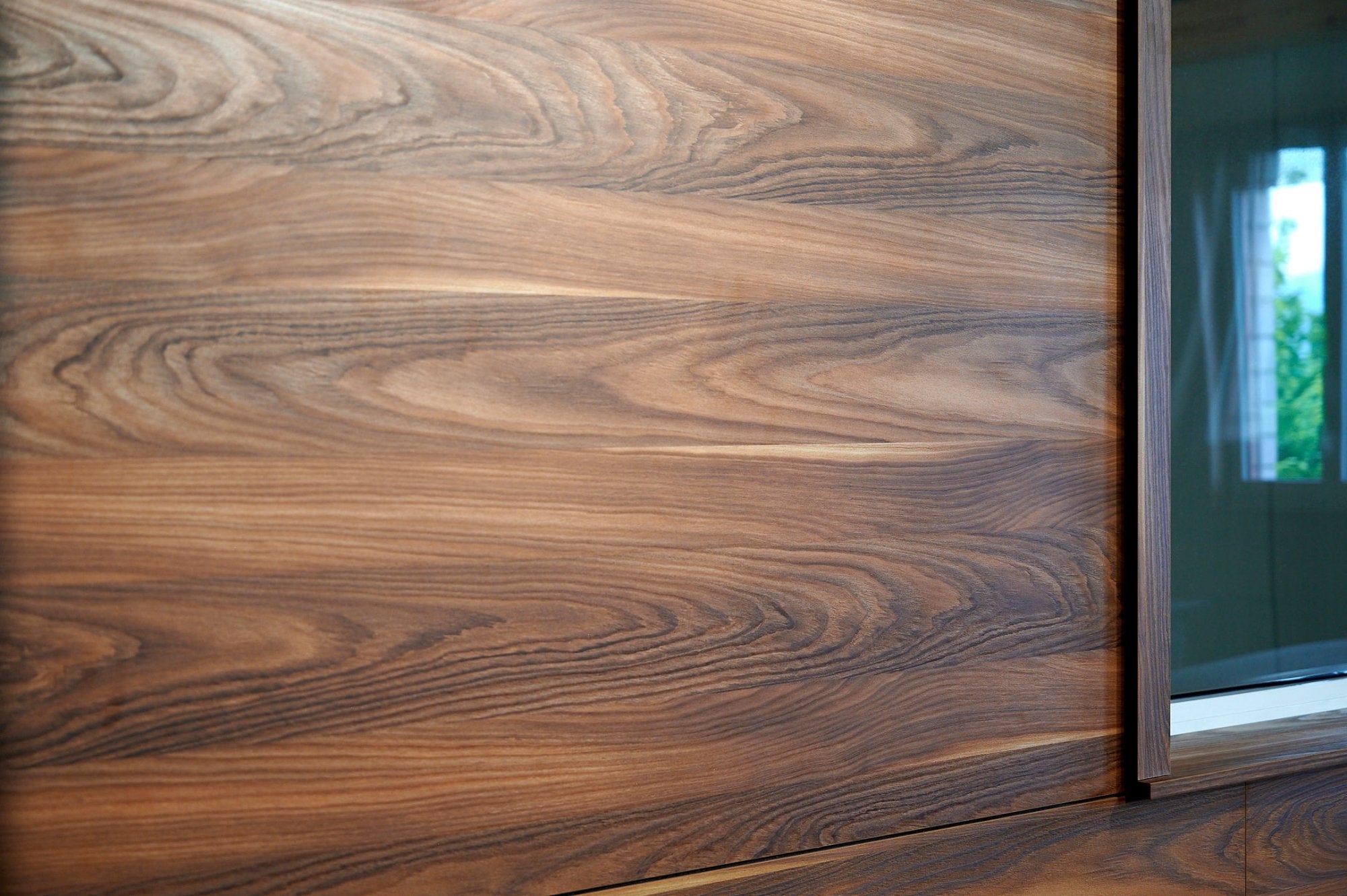 Designplatte Holz Dekor braun synchron geprägt